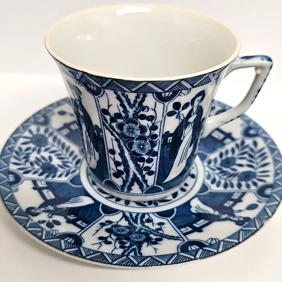 Vintage Blue and White Oriental Teacup and Saucer Set "Long Eliza" China (12 pc) - Picture 7 of 9